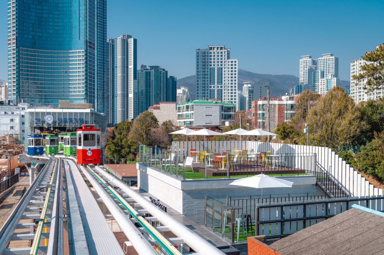 해운대 해변열차. 부산관광공사 제공