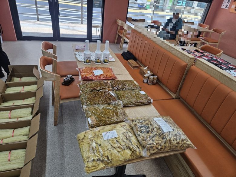 제주도는 지역에 맞는 치안 활동을 위한 자치경찰단을 운영하고 있다. 사진은 중국 전문 음식점에서 중국산 식자재를 신고없이 수입해 불법 사용했다가 자치경찰단에 적발된 현장이다. 제주자치경찰단