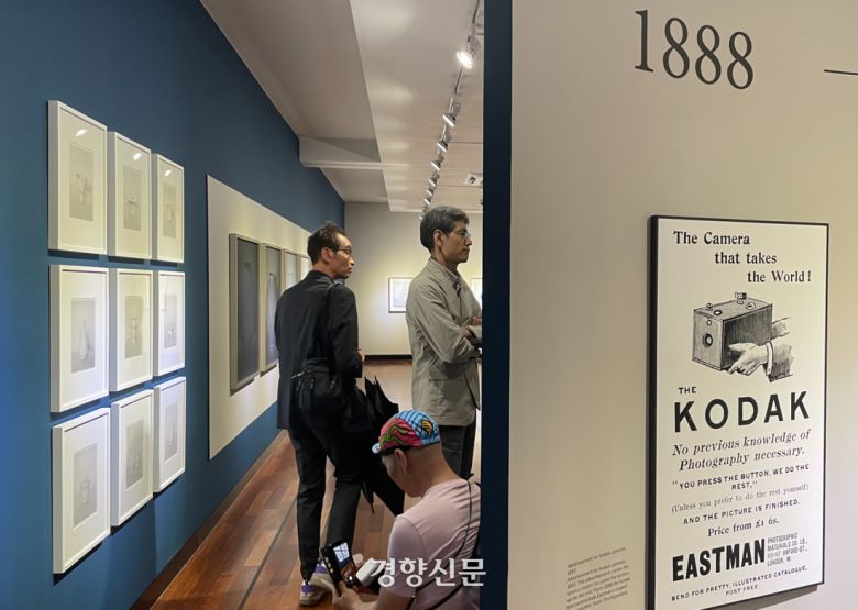 국제주제전 Museum Project에 전시 중인  조지 이스트먼 박물관 자료. 김창길 기자