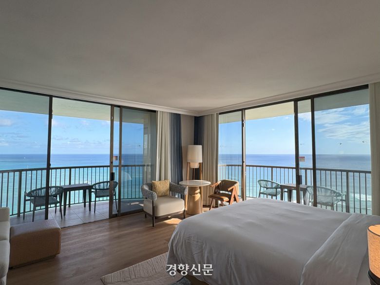 힐튼 하와이언 빌리지 와이키키 비치 리조트. 5개 호텔 숙박동은 태평양이 눈앞에 펼쳐진 오션프런트뷰부터 시티뷰, 라군뷰까지 다양한 뷰를 갖췄다.