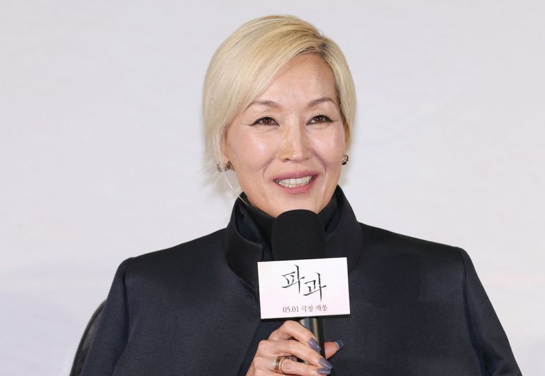 배우 이혜영이 지난 3월27일 서울 광진구 롯데시네마 건대입구점에서 열린 영화 ‘파과’ 제작보고회에서 질문에 답하고 있다. 연합뉴스