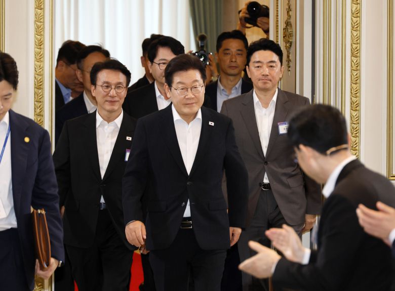 이재명 대통령이 13일 청와대 영빈관에서 국정기획위원회가 개최한 국민보고대회에 참석하고 있다. 대통령실사진기자단