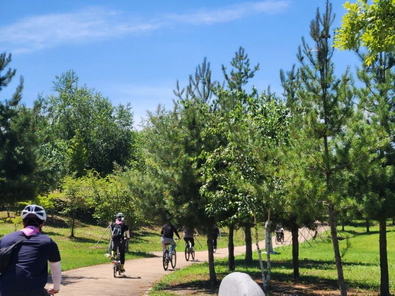 여주시는 2025년을 ‘여주 관광 원년의 해’로 선포하고, 여행자센터(바이크텔) 개소, 자전거 시티 투어, 자전거 관광안내자 양성 등 자전거 친화 도시 정책을 추진하고 있다.