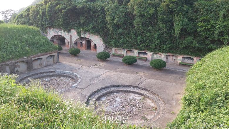 부산 가덕도 ‘외양포’에 있는 일본군 포진지 모습/김찬호 기자