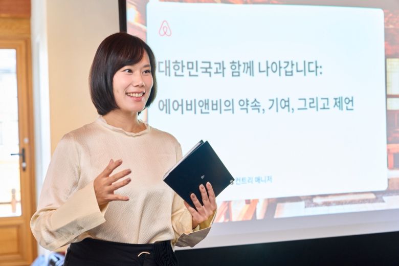 서가연 에어비앤비 코리아 컨트리 매니저는 “영업신고 의무화 조치를 전면 시행함으로써 한국 사회와의 약속을 지키고, 공유숙박 제도가 보다 합리적 방향으로 개편될 수 있도록 정부와 협력하고 있다”고 말했다.