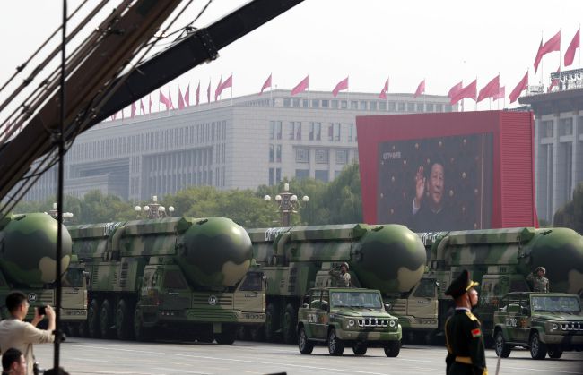2019년 10월1일 신중국 건국 70주년 기념일을 맞아 베이징(北京) 톈안먼(天安門) 광장에서 열린 역대 최대 규모의 열병식에 최신형 ICBM인 둥펑-41이 등장했다. 연합뉴스