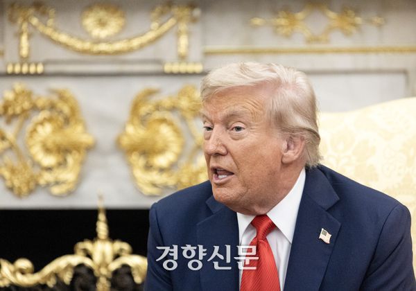 도널드 트럼프 미국 대통령이 지난달 25일(현지시간) 미국 워싱턴DC 백악관에서 이재명 대통령과 정상회담을 하고 있다. 김창길 기자