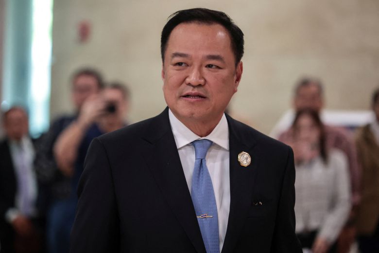 아누틴 찬위라꾼 태국 품짜이타이당 대표가 5일 총리 선출 회기를 앞두고 방콕 국회의사당에 도착해있다. 로이터연합뉴스