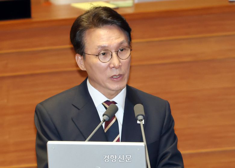 김민석 국무총리가 15일 국회 대정부질문에서 답변하고 있다. 박민규 선임기자