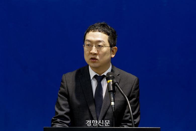 해병대 채모 상명 순직사건 관련 의혹들을 수사 중인 이명현 특별검사팀의 정민영 특검보가 지난 8월26일 서울 서초구 특검 사무실에서 브리핑을 하고 있다. 문재원 기자