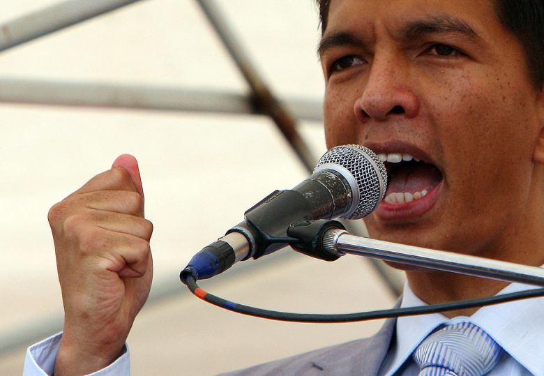 마다가스카르 야당 지도자였던 안드리 라조엘리나 대통령이 2009년 3월16일(현지시간) 안타나나리보에서 지지자들에게 연설하고 있다. AFP연합뉴스