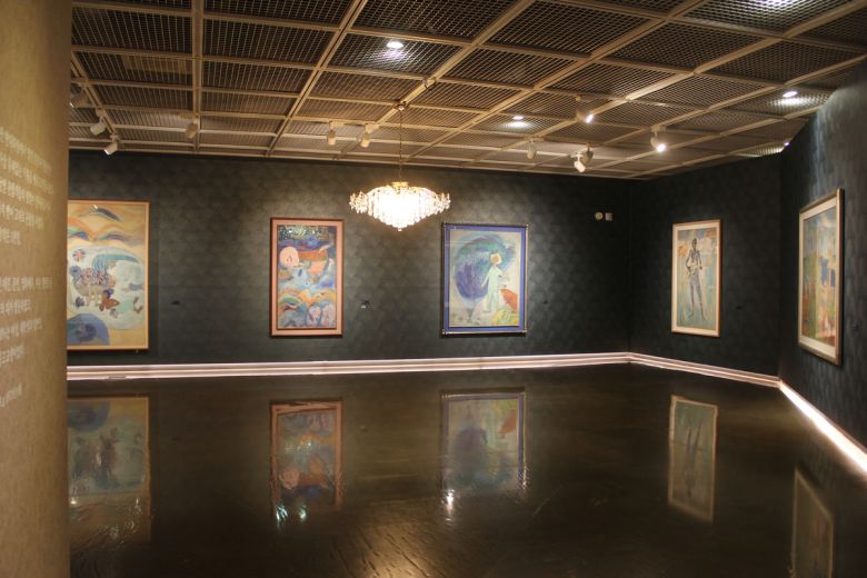 서울 종로구 서울미술관에서 열리고 있는 천경자 작고 10주기 특별기획전 ‘내 슬픈 전설의 101페이지’ 전경. 서울미술관 제공