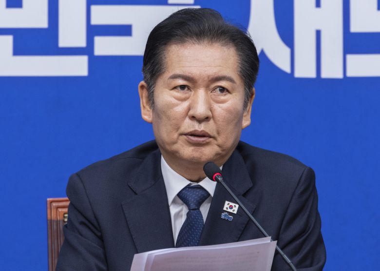 정청래 더불어민주당 대표가 15일 국회에서 열린 최고위원회의에서 발언하고 있다. 연합뉴스