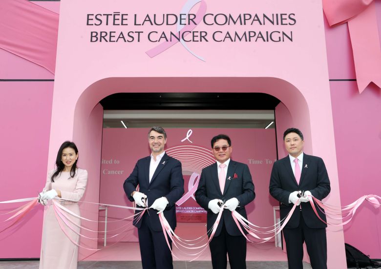 에스티로더가 지난 16일 서울 성동구 성수동에 문을 연 유방암 캠페인 팝업스토어 ‘핑크리본 팝업 성수’. 에스티로더컴퍼니즈코리아 제공