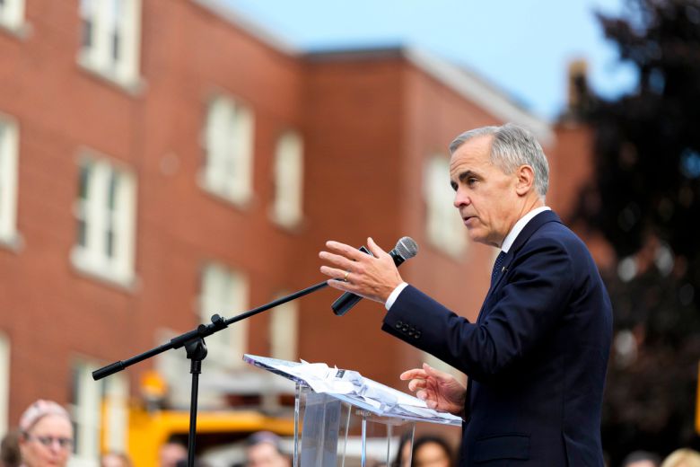 마크 카니 캐나다 총리가 21일(현지시간) 캐나다 온타리오주 오타와에서 발언하고 있다. AP연합뉴스