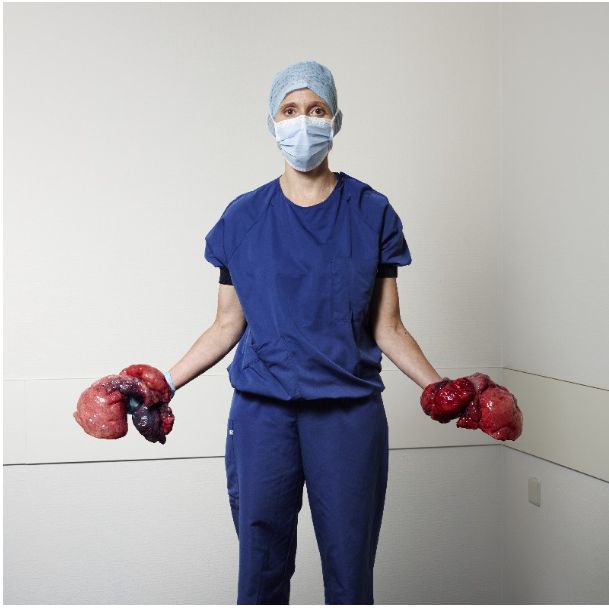 어윈 올라프, 자화상 1. 〈Self-Portrait 01〉(2023), 미완성 사진 연작. / 공근혜갤러리 제공