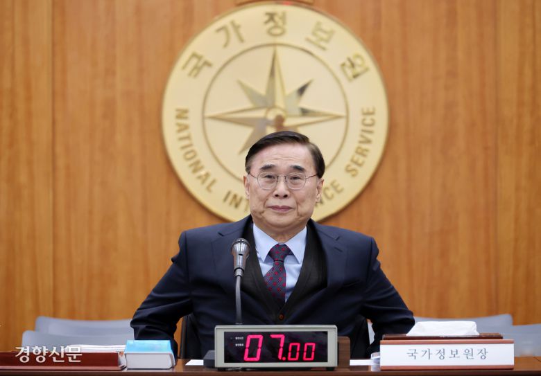 이종석 국가정보원장이 4일 국회 정보위원회가 서울 서초구 내곡동 국가정보원에서 개최한 국정원 국정감사에 출석해 앉아 있다. 국회사진기자단