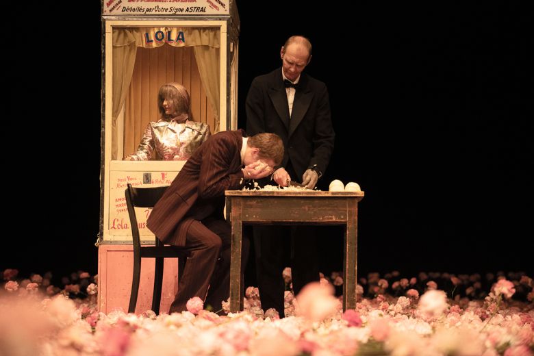 피나 바우슈의 <카네이션> 공연 모습.   LG아트센터 제공