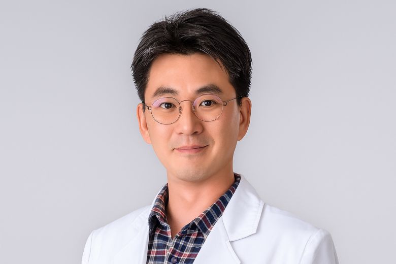 울산대 의대 예방의학과 강동윤 교수. 울산대병원 홈페이지 갈무리