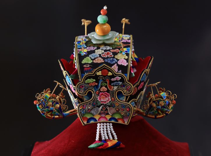 장애인미술대전 대상을 안긴 화관을 재현한 작품이다. 원 작품은 청와대에 기증됐다. 서성일 선임기자