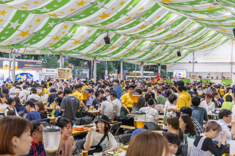 일본 최대 규모인 삿포로 맥주 축제는 대표적인 홋카이도 여름 축제다. 사진 두경아