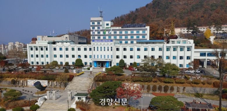 강원도청 전경.