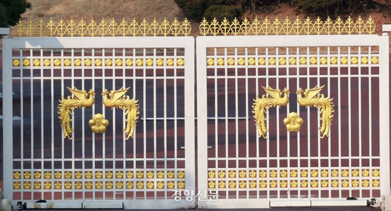 본격적인 대통령 집무실 이전을 앞둔 7일 청와대 정문이 굳게 닫혀 있다. 2025.12.7. 정지윤 선임기자