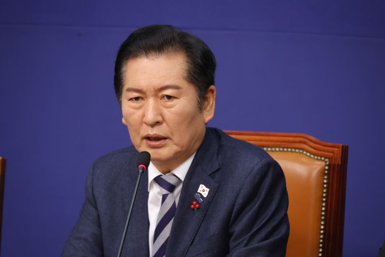 정청래 더불어민주당 대표가 12일 국회에서 열린 최고위원회의에서 발언하고 있다. 연합뉴스