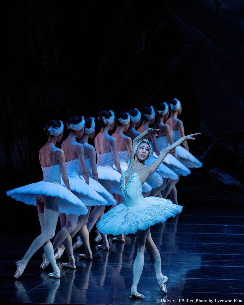유니버설발레단 <백조의 호수>.      ⓒUniversal Ballet_Photo by Lyeowon Kim