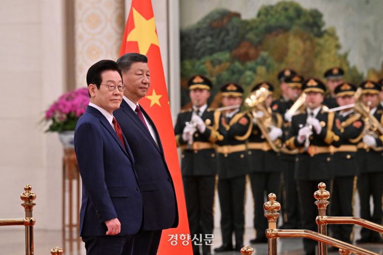 한중 정상회담을 위해 중국을 국빈 방문한 이재명 대통령이 5일 베이징 인민대회당에서 시진핑 국가주석의 환영을 받고 있다. 2026.1.5. 김창길 기자