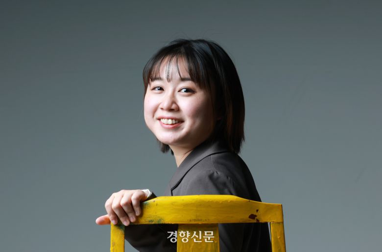 2026 경향신문 신춘문예 시 부문 당선자 김남주 시인. 정지윤 선임기자