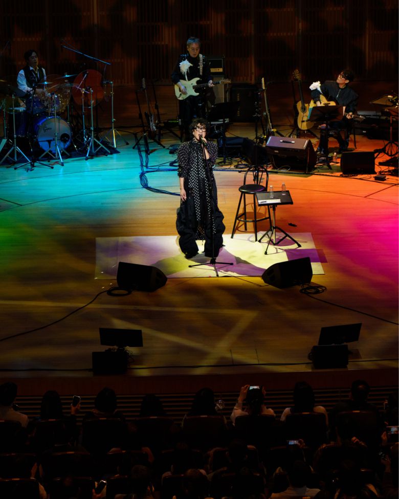 2025년 무대에서 공연 중인 가수 김광진. 예음C&C 제공