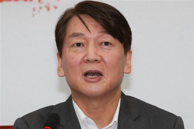 모두발언하는 안철수 대표 - 안철수 국민의당 대표가 6일 오전 서울 여의도 국회에서 열린 제34차 최고위원회의에서 모두발언을 하고 있다. 2020.8.6/뉴스1