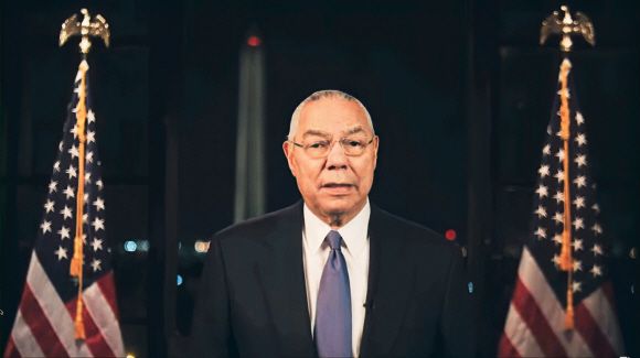 - 공화당 출신으로 찬조 연사로 등장한 콜린 파월 전 국무장관. 그는 “바이든은 독재자나 폭군들의 아첨이 아닌 우리의 외교관들과 정보당국을 신뢰할 것”이라며 도널드 트럼프 미 대통령을 비판했다.AP 연합뉴스