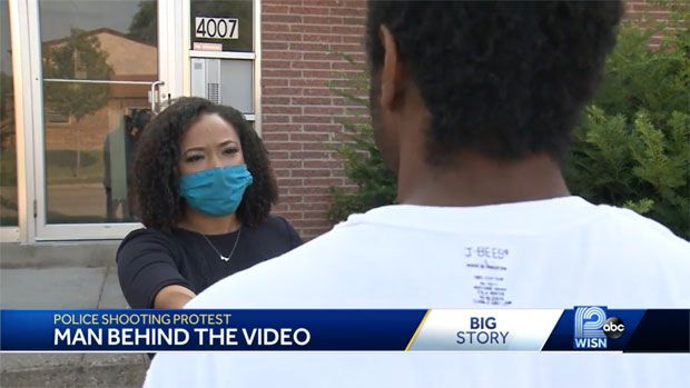 영상은 건너편에 사는 이웃이 촬영했다. 건넛집 남성은 WISN과의 단독인터뷰에서 “블레이크는 전혀 공격적이지 않았다. 경찰은 그가 체포에 저항했다고 말할지 모르겠으나 그는 경찰을 공격하지 않았다”라고 증언했다.