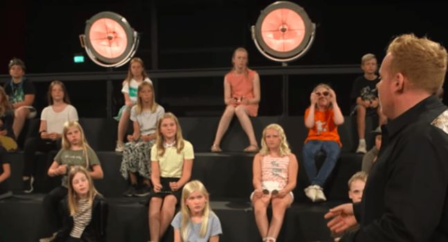 녹화에 참여한 11~13세 어린이들. 모두 부모 동의를 받고 녹화에 참가했다/해당 프로그램 유튜브 화면