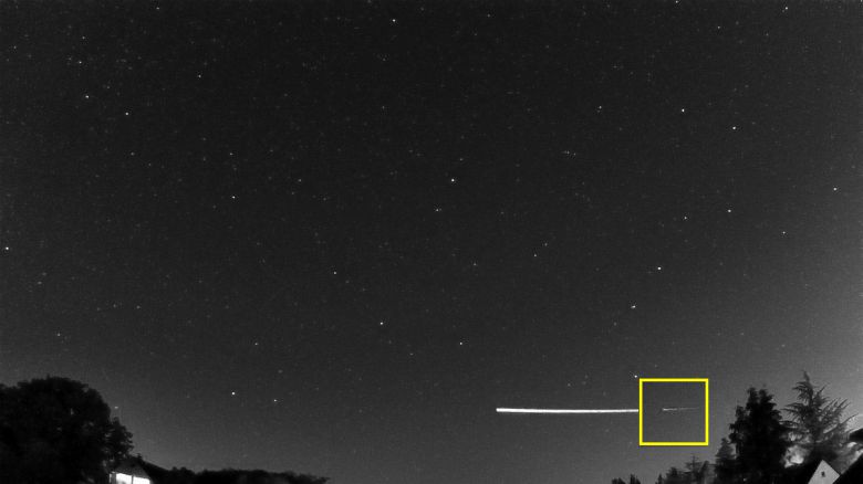 대기권서 튕겨 우주로 돌아간 ‘물수제비 유성’ 포착