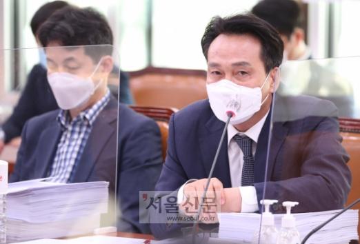 - 더불어민주당 안민석 의원이 28일 오전 서울 여의도 국회에서 열린 외교통일위원회 전체회의에서 발언하고 있다. 2020. 9. 28 김명국 선임기자 daunso@seoul.co.kr