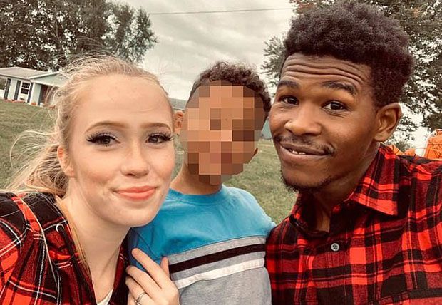 미국 경찰의 인종차별 논란이 또 불거졌다. 25일(현지시간) 폭스뉴스는 메릴랜드주의 한 도로에서 과속 단속에 걸린 백인 여자친구 대신 함께 탄 흑인 남자친구가 체포됐다고 보도했다./사진=헤더 제니 페이스북