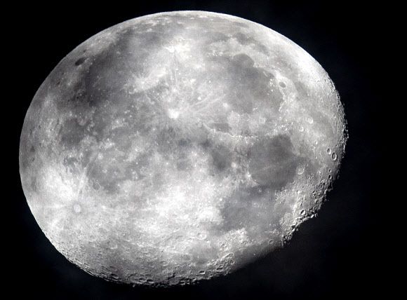 달 사진AP 연합뉴스