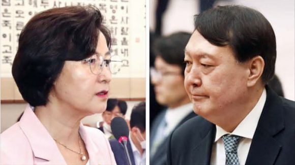 - 추미애 법무부 장관과 윤석열 검찰총장. 서울신문 DB