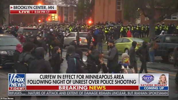 비무장 흑인이 또다시 경찰 총격으로 사망했다는 소식이 전해지자 분노한 시민들은 잇따라 격렬한 항의 시위를 전개했다./폭스뉴스