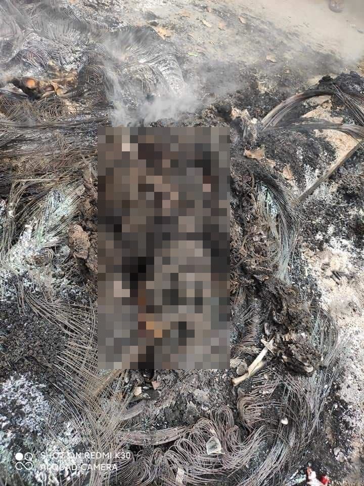 지난 27일(현지시간) 미얀마 제2도시 만달레이에서 군경의 총에 맞아 체포된 뒤 산 채로 불에 던져져 사망한 주민 아이 코(40)씨의 시신. 미얀마 나우 제공