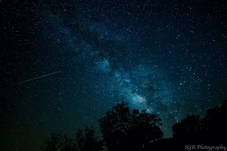 우리은하의 중심 부분. 은하 바깥으로 나가면 우주는 어떻게 보일까?