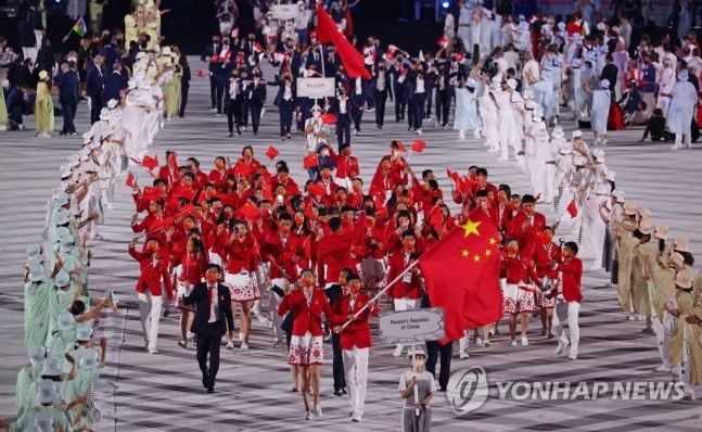 23일 일본 도쿄 신주쿠 국립경기장에서 열린 2020 도쿄올림픽 개막식. 중국 선수단이 입장하고 있다. 2021.7.23 연합뉴스
