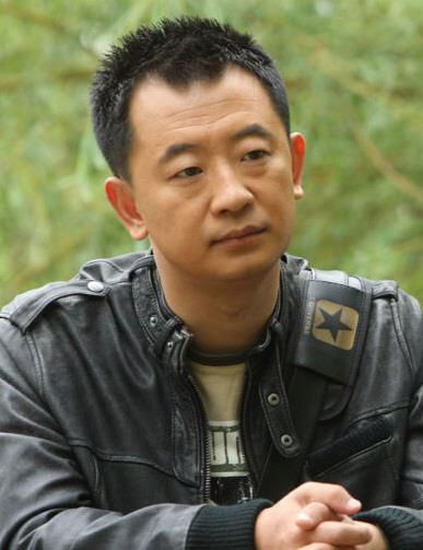 여러 영화와 드라마에서 자상하고 유머 감각이 뛰어난 남편으로 출연하던 배우 황하이보. 시나망 제공