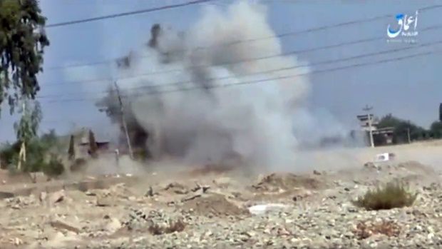 IS-K는 18일과 19일 아프간 동부 잘랄라바드에서 탈레반 차량을 겨냥한 7건의 폭탄 공격을 수행했다고 발표했다. 발표에 따르면 18일 탈레반 차량 3대를 겨냥한 각기 다른 3건의 폭탄 공격과 19일 1건의 테러로 탈레반 대원 15명이 죽고 20명이 다쳤다.