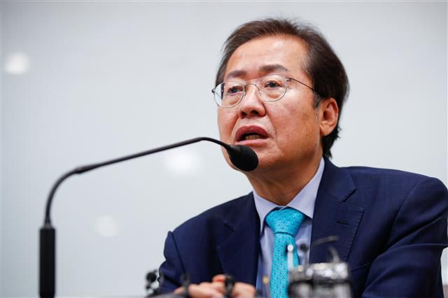 - 홍준표 국민의힘 대선 경선 예비후보가 24일 오후 모교인 서울 성북구 고려대학교에서 열린 2022 대선 프로젝트  &  토크쇼에 참석해 발언하고 있다. 2021.9.24뉴스1