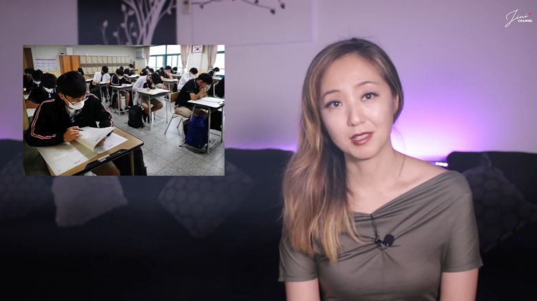 스페인어권에서 인기 있는 한류 유튜버 황진이씨가 한국의 수능 제도를 설명하는 장면. 지니채널 유튜브 캡처