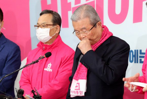 ‘김대호ㆍ차명진 후보 막말’ 대국민 사과 - 4ㆍ15 총선을 앞두고 미래통합당 김종인 총괄선거대책위원장이 9일 오전 국회에서 ‘김대호·차명진 후보의 막말’ 관련 대국민 사과 기자회견을 하고 있다. 2020.4.9 연합뉴스